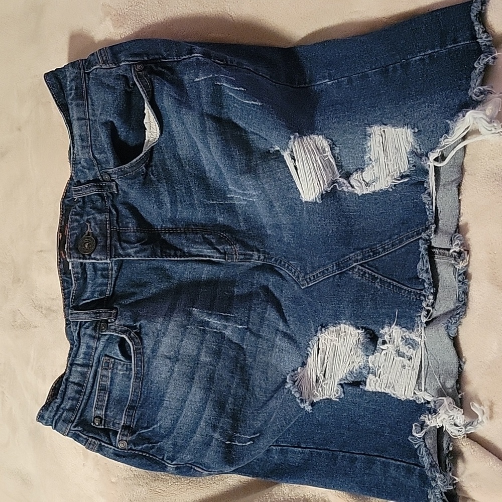 EN Jean company skirt size large equal to a 10/12. Worn once.